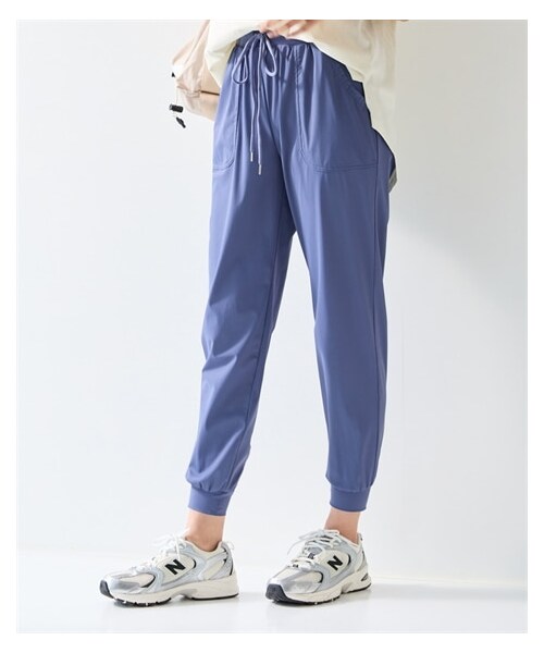 nissen（ニッセン）の「爽快ジョガーパンツ（ゆったりヒップ）（接触冷感・イージーケア・UVカット・ストレッチ）＜大きいサイズ有＞（パンツ・レディース・チャコール/カーキ/黒/青・S/M/L/LL/3L/4L/5L/6L/8L/10L）」の7枚目の写真