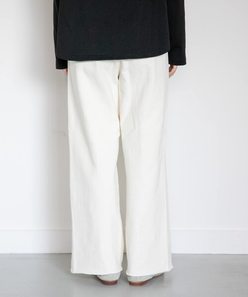 URBAN RESEARCH DOORS（アーバンリサーチドアーズ）の「FORK&SPOON　スーピマコットン混反毛スウェットパンツ（スウェットパンツ・レディース・IVORY/INKBLACK・1/2）」の19枚目の写真