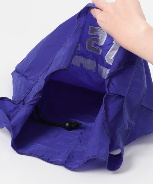 URBAN RESEARCH（アーバンリサーチ）の「URBAN RESEARCH×MARTY SUPREME×A24　US LOGO NYLON BAG（トートバッグ・メンズ・WHITE/BLUE・Free）」の8枚目の写真