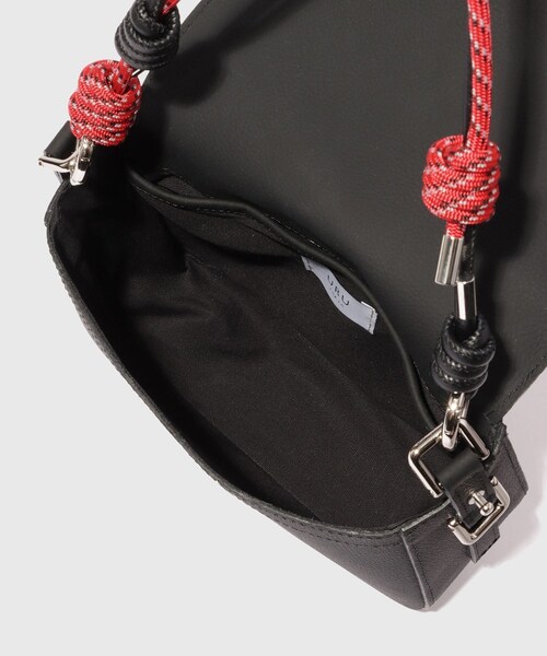 ADAM ET ROPE'（アダムエロペ）の「【URU/ウル】LEATHER BAG（ショルダーバッグ・メンズ・レッド・F）」の8枚目の写真