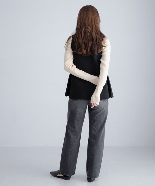 URBAN RESEARCH Sonny Label（アーバンリサーチサニーレーベル）の「『WEB限定』2WAYペプラムニットベスト（ニット/セーター・レディース・ベージュ/ライトグレー/ブラック・FREE）」の10枚目の写真