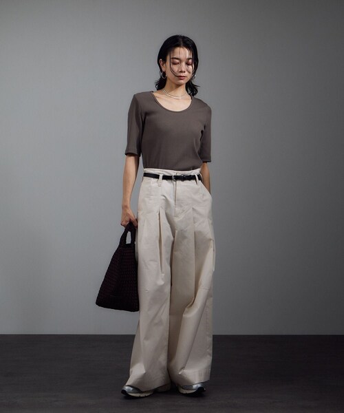 ADAM ET ROPE'（アダムエロペ）の「【W S（ドゥーブル）】レザーオーバルバックルベルト 2（ベルト・レディース・ブラック/ベージュ系・F）」の5枚目の写真