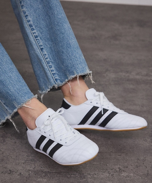 ADAM ET ROPE'(アダムエロペ)の「【J'aDoRe・店舗限定】【adidas(アディダス)】TEAKWONDO LACE W(スニーカー・レディース・ブラック/ホワイト・22.5/23.5/24.5/25.0)」の3枚目の写真