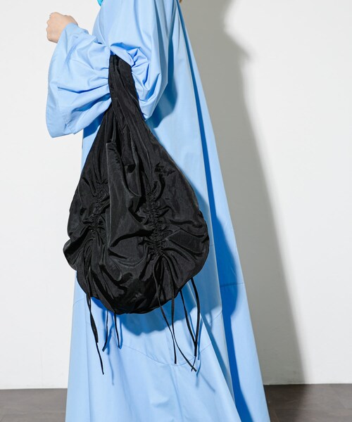 KBF（ケイビーエフ）の「ドロストデザインバルーンBAG（その他雑貨・レディース・KHAKI/RED/BLACK・one）」の8枚目の写真