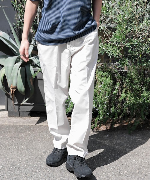 URBAN RESEARCH DOORS（アーバンリサーチドアーズ）の「FORK&SPOON　TEC LINENパンツ（その他パンツ・メンズ・LIGHT GRAY/BLACK/DARK BLUE・4/5）」の2枚目の写真