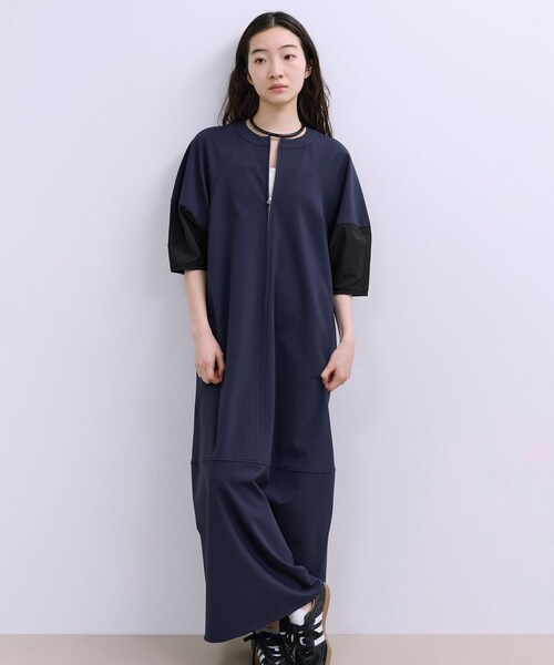 ADAM ET ROPE'(アダムエロペ)の「【WEB限定】ハーフZIPコクーンワンピース(ワンピース・レディース・ブラック/ダークブラウン/ネイビー・36/38)」の20枚目の写真