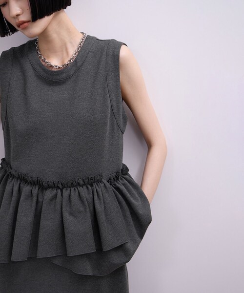 ADAM ET ROPE'(アダムエロペ)の「【WEB限定】ペプラムロングワンピース(ワンピース・レディース・ブラック/チャコール/ブラウン・F)」の19枚目の写真