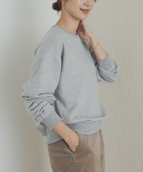 URBAN RESEARCH DOORS（アーバンリサーチドアーズ）の「commpost　反毛裏毛クルーネックスウェット（スウェット・レディース・TOP GRAY・S）」の4枚目の写真