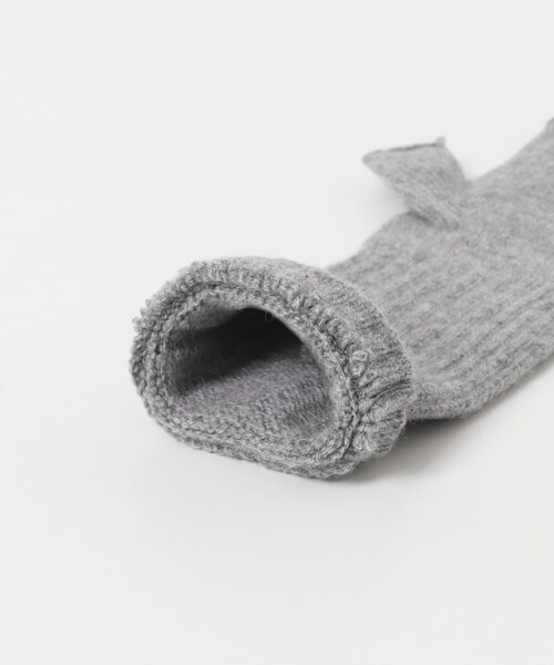 URBAN RESEARCH DOORS（アーバンリサーチドアーズ）の「WILLIAM BRUNTON　3ply Long Gloves（ベルト・レディース・グレー/ベージュ/ピンク・Free）」の9枚目の写真