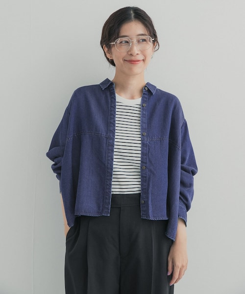 URBAN RESEARCH DOORS（アーバンリサーチドアーズ）の「デニム切替ショート丈シャツ 26AW（シャツ/ブラウス・レディース・INDIGO/ONE WASH・Free）」の4枚目の写真