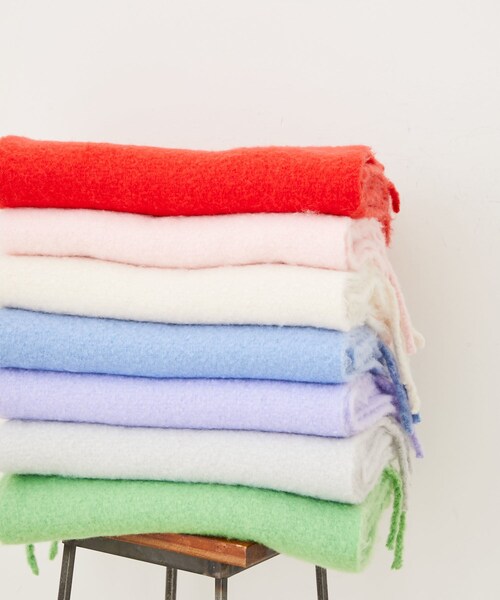 VIS（ビス）の「【リサイクルポリ】ふわふわ太フリンジマフラー（マフラー・レディース・ライトグレー/サックス/ライトグリーン/レッド/ピンク系/キナリ/ラベンダー/ターコイズ・F）」の15枚目の写真