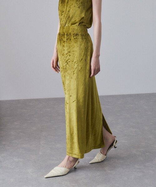 ADAM ET ROPE'（アダムエロペ）の「【Miller for ADAM ET ROPE'】別注 ベロアSkirt（スカート・レディース・グリーン/ネイビー・F）」の3枚目の写真
