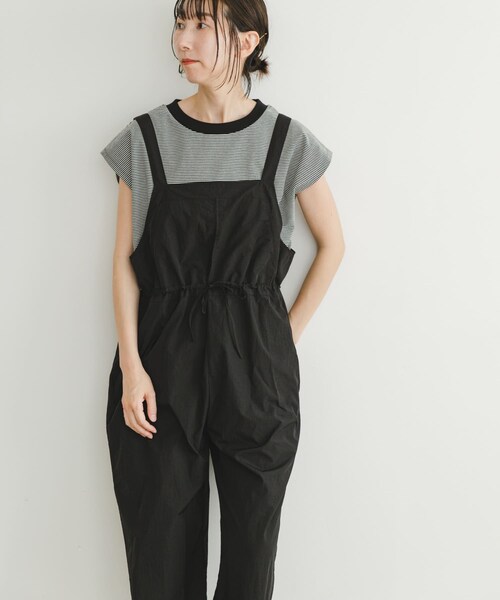 ITEMS URBANRESEARCH(アイテムズ アーバンリサーチ)の「ナイロンサロペット(サロペット/オーバーオール・レディース・BLK/BEG・FREE)」の3枚目の写真