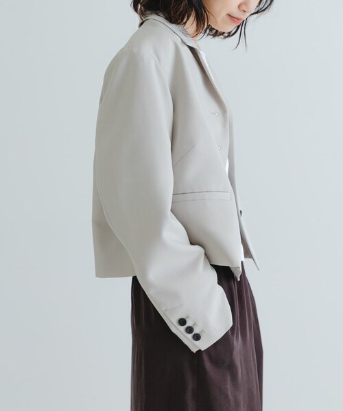 URBAN RESEARCH（アーバンリサーチ）の「new basic　ボックスショートジャケット（テーラードジャケット・レディース・BLACK/L.BEIGE・FREE）」の19枚目の写真