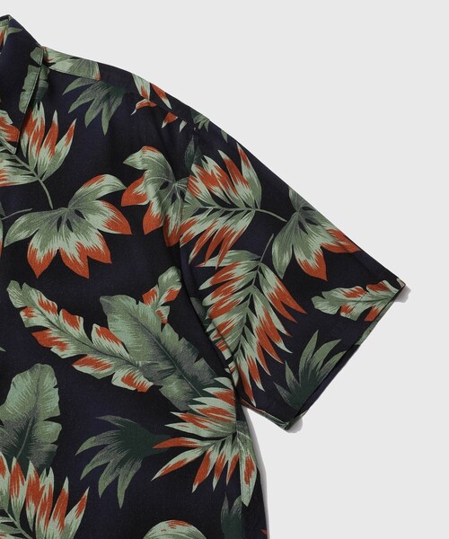 ADAM ET ROPE'(アダムエロペ)の「FLOWER PRINT S/S SHIRT(シャツ/ブラウス・メンズ・ネイビー・L/M/S)」の6枚目の写真