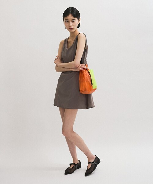 ADAM ET ROPE'（アダムエロペ）の「【公式サイト・実店舗限定】【Speedo×ADAM ET ROPE'】Water Proof Purse Bag（ショルダーバッグ・レディース・ブラック/カーキ/オレンジ・F）」の11枚目の写真