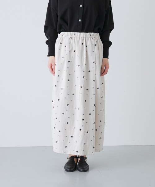 かぐれ（カグレ）の「ツバメ刺繍ラップスカート（スカート・レディース・IVORY/BLACK・Free）」の21枚目の写真