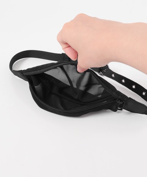 URBAN RESEARCH（アーバンリサーチ）の「Teya　ACTIVE BELT BAG（ボディバッグ/ウエストポーチ・レディース・BLACK・-）」の10枚目の写真