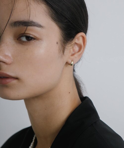 URBAN RESEARCH（アーバンリサーチ）の「decor『デコール』　Plump Drop Pierce M GD（ピアス（両耳用）・レディース・GOLD・-）」の3枚目の写真