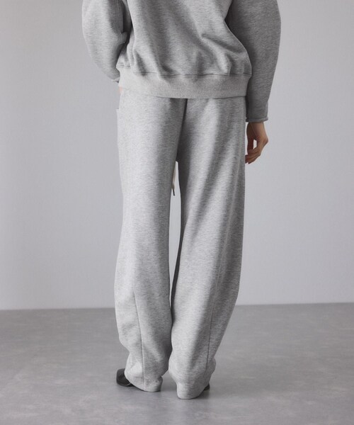 ADAM ET ROPE'(アダムエロペ)の「ウールミックスコクーンイージーパンツ(その他パンツ・レディース・グレー/キナリ系/サックス・36/38)」の19枚目の写真