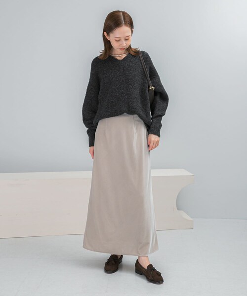 URBAN RESEARCH ROSSO（アーバンリサーチロッソ）の「『WEB限定』Vネックカーブスリーブニット（ニット/セーター・レディース・CORAL/CHARCOAL/MOCHA・Free）」の11枚目の写真