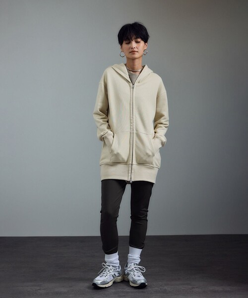 ADAM ET ROPE'（アダムエロペ）の「【Americana（アメリカーナ） for SALON】別注レギンスパンツ（レギンス/スパッツ・レディース・チャコール・F）」の4枚目の写真