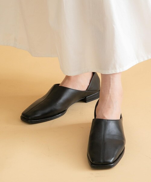 URBAN RESEARCH Sonny Label（アーバンリサーチサニーレーベル）の「スクエアフラットスリッポン（スリッポン・レディース・ブラック/エクリュ/ブラウン・S/M/L）」の2枚目の写真