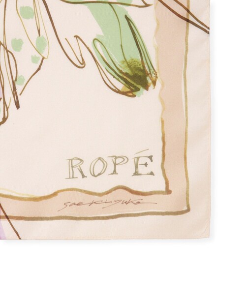 ROPE'(ロペ)の「【YUKO SAEKI for ROPE’・コラボ】スカーフ柄プリント シルクスカーフ/Lサイズ(バンダナ/スカーフ・レディース・ベージュ/サックス/ピンク・F)」の6枚目の写真