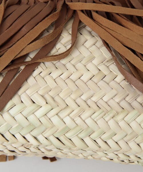 URBAN RESEARCH（アーバンリサーチ）の「Shuku-ran　フリンジクラッチ（クラッチバッグ・レディース・WHITE/BROWN・-）」の8枚目の写真