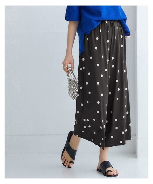 nissen（ニッセン）の「接触冷感ポケット付プリントカットソーパンツ（股下65cm）【私の味方服】（パンツ・レディース・ネイビー系(大花)/チャコールグレー系(ペイズリー柄)/黒系(ペイント)/テラコッタ系(花柄)/黒系(ドット)・S/M/L/LL/3L/4L/5L/6L）」の15枚目の写真