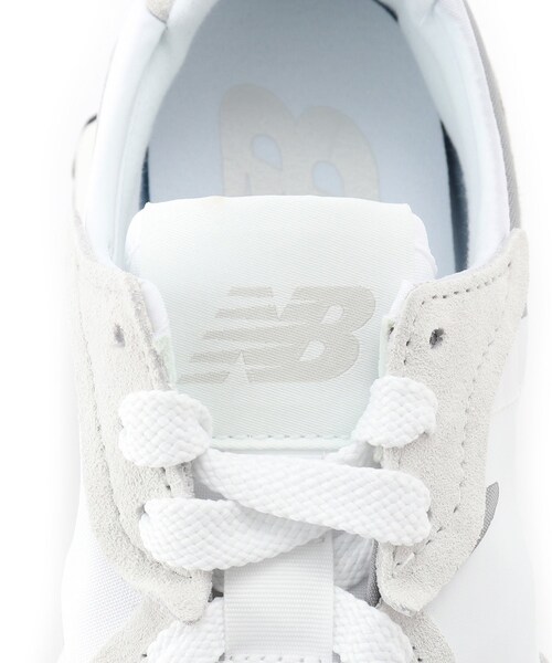 ADAM ET ROPE'（アダムエロペ）の「【公式サイト限定】【New Balance（ニューバランス）】327EC/327ED（スニーカー・レディース・ブラック/ライトグレー・22.5/23.5/24.5）」の22枚目の写真