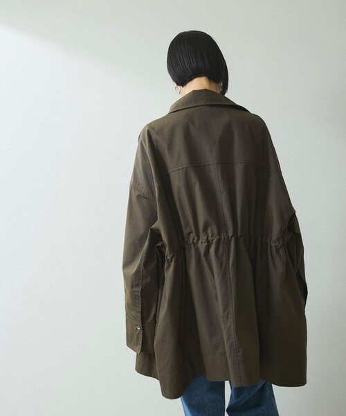 ADAM ET ROPE'（アダムエロペ）の「【WEB限定】スタンドカラーハーフモッズコート（モッズコート・レディース・ブラック/オフホワイト/カーキ系・F）」の13枚目の写真