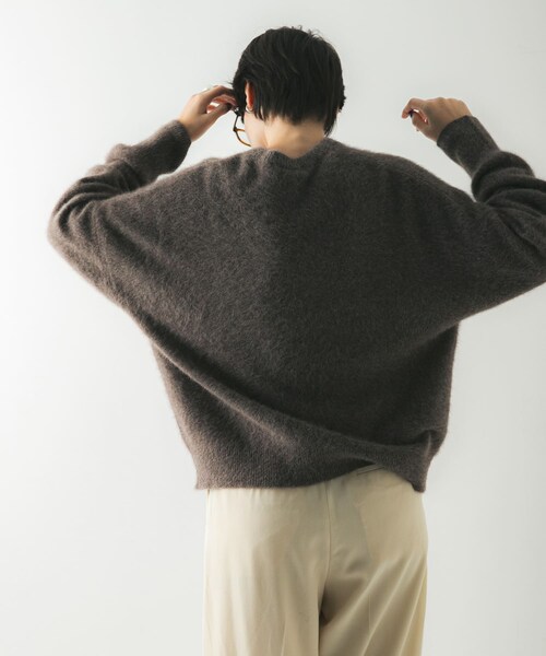 URBAN RESEARCH(アーバンリサーチ)の「FOX/CASHMEREルーズニット(ニット/セーター・レディース・L.PINK/TOP BROWN/BLACK・FREE)」の19枚目の写真