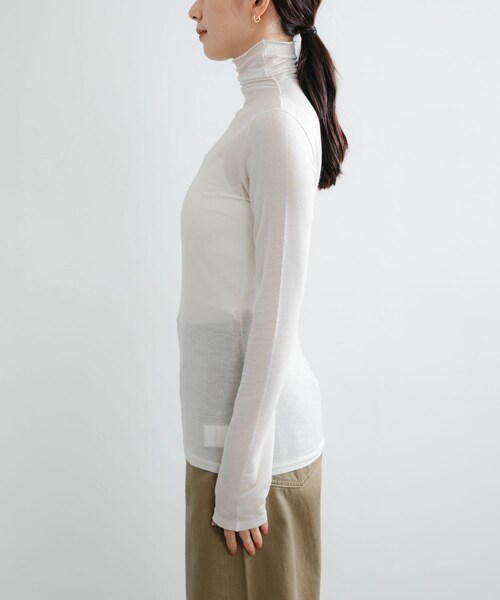 URBAN RESEARCH（アーバンリサーチ）の「カシミヤシルクタートルカットソー（Tシャツ/カットソー・レディース・BLACK/BORDER/BORDEAUX/OFF LAME・Free）」の6枚目の写真