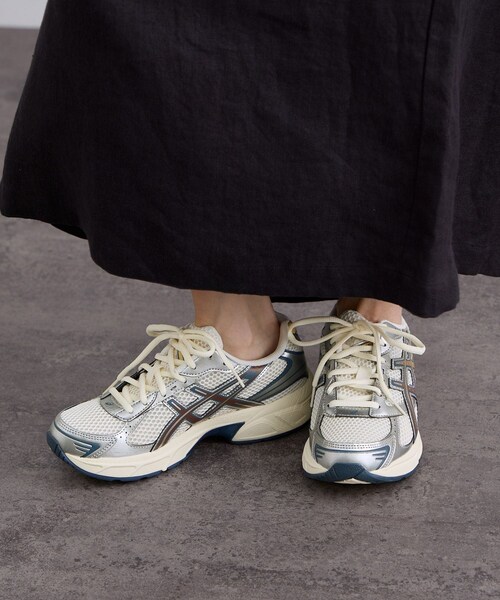 ADAM ET ROPE'(アダムエロペ)の「【J'aDoRe・店舗限定】【asics(アシックス)】GEL-1130(スニーカー・レディース・ホワイト系・22.5)」の2枚目の写真