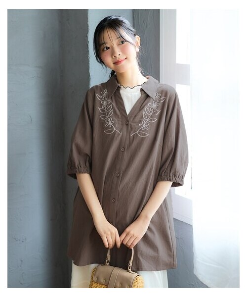 nissen（ニッセン）の「＜大きいサイズ＞綿100％刺しゅうシャツチュニック（チュニック・レディース・アイボリー/チャコールグレー/ライトグリーン・L/LL/3L/4L/5L/6L/8L/10L）」の4枚目の写真