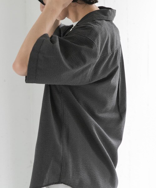 URBAN RESEARCH DOORS(アーバンリサーチドアーズ)の「FORK&SPOON シアサッカーショートスリーブシャツ(シャツ/ブラウス・メンズ・CCLxBLK/BEGxCCL・4/5)」の8枚目の写真
