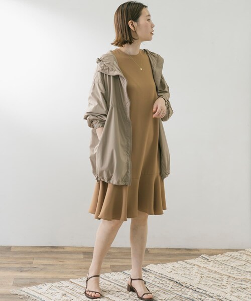URBAN RESEARCH ROSSO（アーバンリサーチロッソ）の「F by ROSSO　ジョーゼット裾フレアワンピース∴（ワンピース・レディース・NAVY/L/GRAY/BEIGE・FREE）」の10枚目の写真