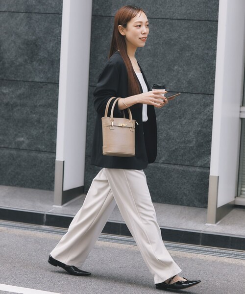 URBAN RESEARCH ROSSO（アーバンリサーチロッソ）の「ストレッチツイルノーカラージャケット（ノーカラージャケット・レディース・L.BEIGE/BLACK・36/38）」の7枚目の写真