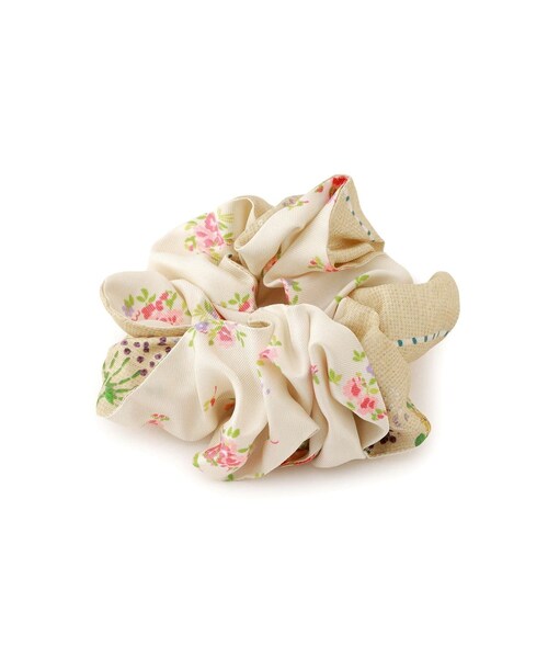 ADAM ET ROPE'（アダムエロペ）の「【J'aDoRe・一部店舗限定】【LA PRESTIC OUISTON】CHOUCHOU HAIR TIE（シュシュ・レディース・キナリ/キナリ系・F）」の3枚目の写真