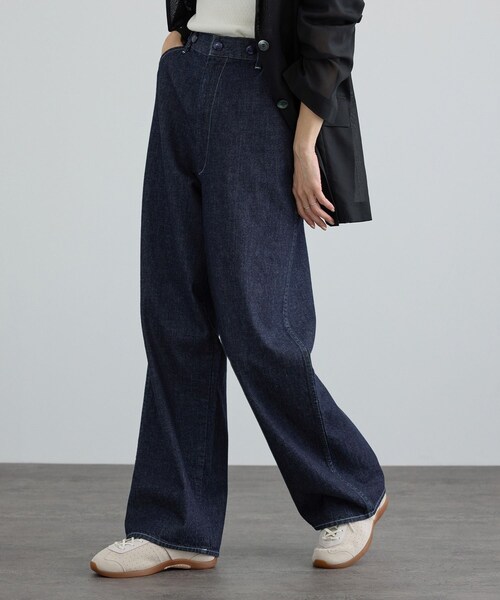 ADAM ET ROPE'(アダムエロペ)の「【KURO for SALON(クロ)】別注EASY TUCK DENIM INDIGO / デニムパンツ(デニムパンツ・レディース・ネイビー・0/1)」の1枚目の写真