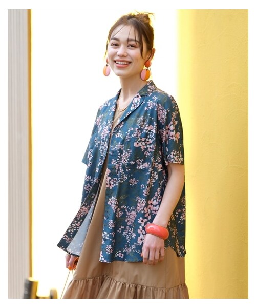 nissen（ニッセン）の「大きいサイズテーラードプリントシャツ（シャツ/ブラウス・レディース・イエロー系/グリーン系/ダークレッド系/ネイビー系/黒系・L/LL/3L/4L/5L/6L/8L/10L）」の10枚目の写真