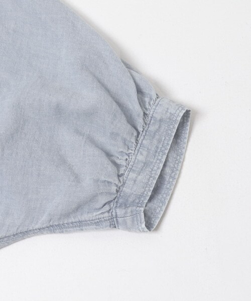 URBAN RESEARCH DOORS(アーバンリサーチドアーズ)の「シアーデニムピンタックドルマンブラウス(シャツ/ブラウス・レディース・INDIGO/L.INDIGO・Free)」の15枚目の写真