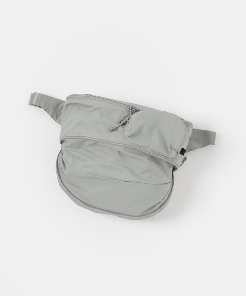 URBAN RESEARCH（アーバンリサーチ）の「DAIWA PIER39　Ws TRAVEL EX FANNY BAG（ボディバッグ/ウエストポーチ・メンズ・LT.GRAY・One）」の4枚目の写真