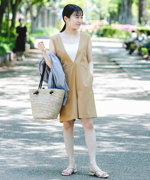 URBAN RESEARCH ROSSO（アーバンリサーチロッソ）の「F by ROSSO　撥水ショートオールインワン（サロペット/オーバーオール・レディース・BEIGE/KHAKI/BLACK・36/38）」の6枚目の写真