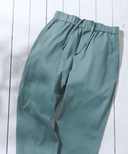 ITEMS URBANRESEARCH(アイテムズ アーバンリサーチ)の「『接触冷感/イージーケア/吸水速乾/撥水/防汚』高機能シアサッカー イージートラウザー(楽着シリーズ)(その他パンツ・メンズ・BLACK/BEIGE/L.BLUE・M/L)」の3枚目の写真