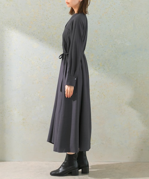 ポケットデザインVネックワンピース