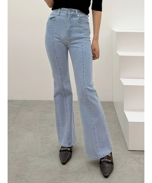 MERCURYDUO（マーキュリーデュオ）の「ウェーブタイプフレアデニムパンツ（その他パンツ・レディース・ブルー/アイスブルー・S/M）」の3枚目の写真