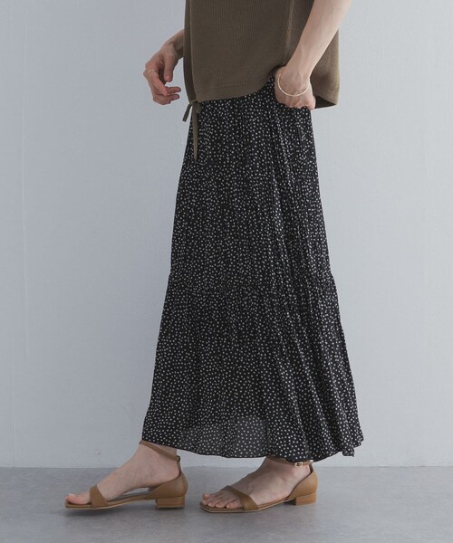 URBAN RESEARCH DOORS(アーバンリサーチドアーズ)の「フラワードットプリーツスカート(スカート・レディース・BLACK/GRAY/NAVY・Free)」の6枚目の写真