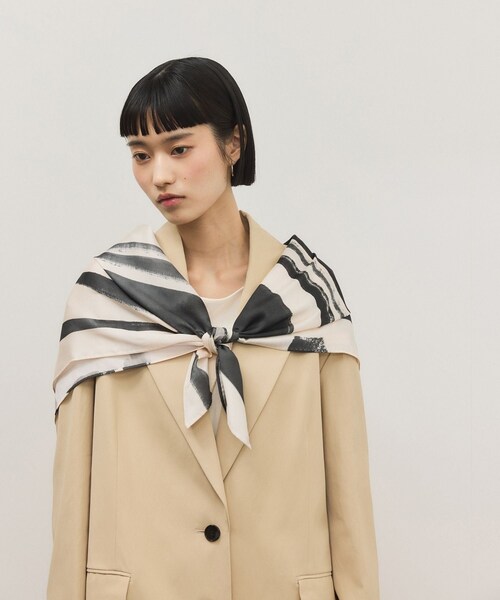 ADAM ET ROPE'（アダムエロペ）の「DOMY DIRECT print scarf（バンダナ/スカーフ・レディース・ブラック/グリーン・F）」の10枚目の写真